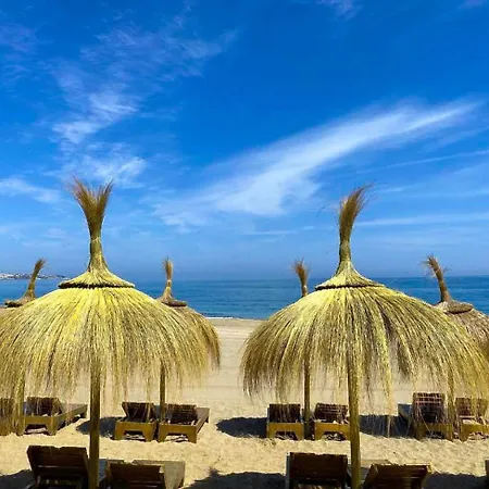 Two Bedroom With Pool & Sea Views Apartament