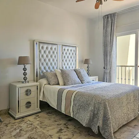 Two Bedroom With Pool & Sea Views Apartament
