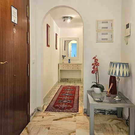 Two Bedroom With Pool & Sea Views Apartament *