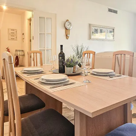 Apartament Two Bedroom With Pool & Sea Views